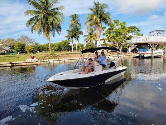 Happy customers renting out our 2021 Carolina Skiff Sea Chaser 21 center console