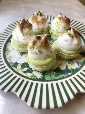 Key Lime Pie Macarons