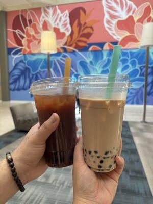 Strawberry black tea w/boba and house milk tea