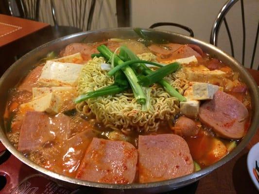 Korean hotpot= spam, sausage, instant noodle, kimchi, very delicious!