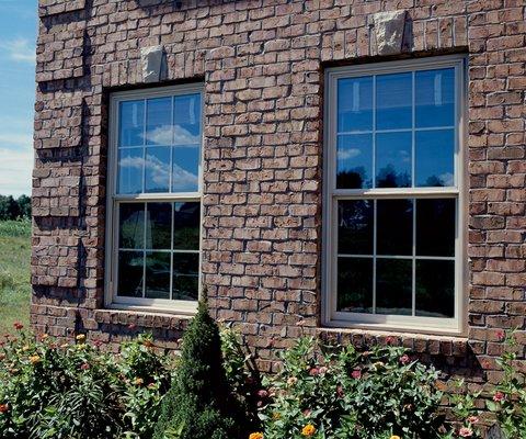 Single hung windows with grids