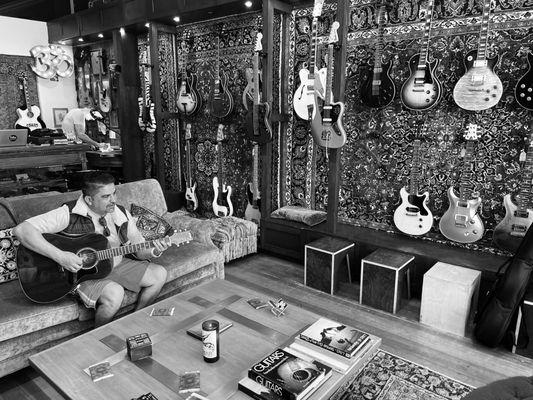 Mike's Guitar Parlor