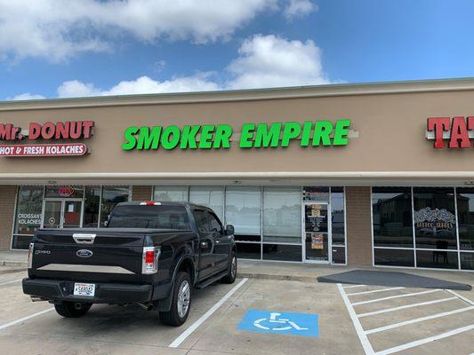 Welcome to Smoker Empire Cigars,Glass,Vape and More