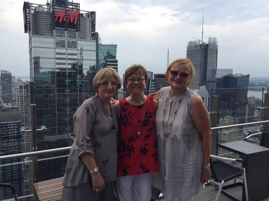 Roof view includes the Hudson river to the Chrysler building