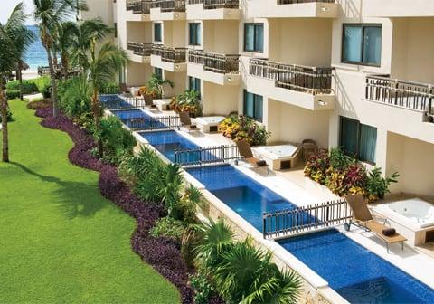 Swim up suites at Dreams Riviera Cancun