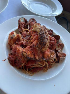 Seafood linguine