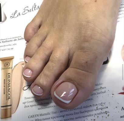 Gel pedicure French 75$