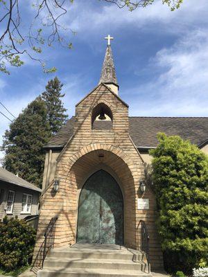 Front door to sanctuary on Central Ave.