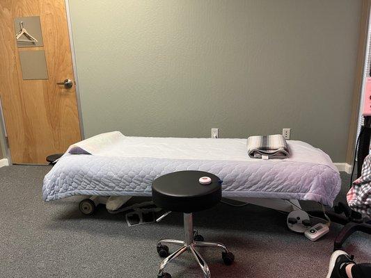 Patient acupuncture bed