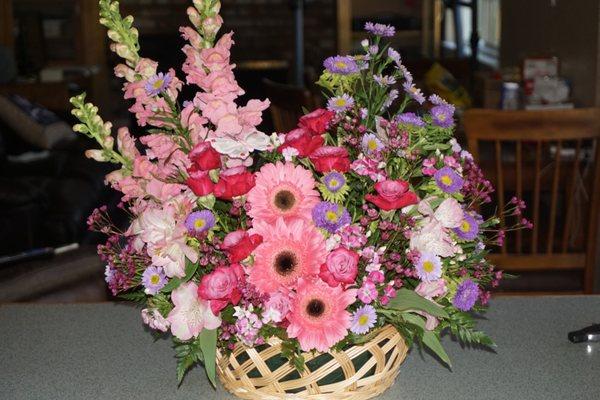 Country Basket Blooms (Premium)