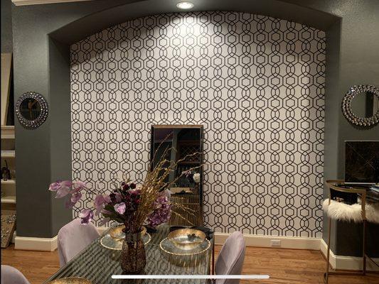 Accent Wallpaper & Dining Decor