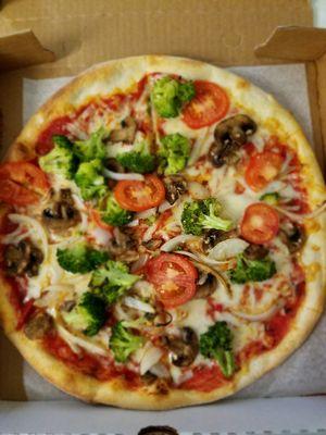 Individual veggie pizza