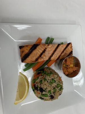 Grill salmon with vegetable rice