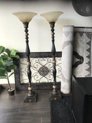 Lamps, rugs, wall deco and planters