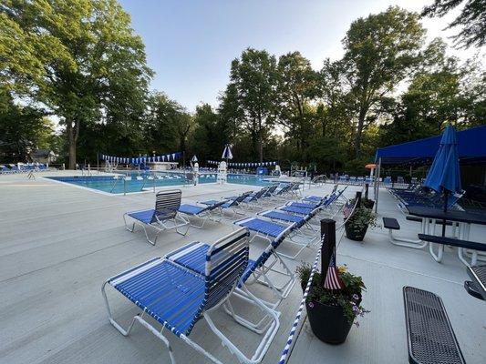 Pool deck and Barracuda Cafe