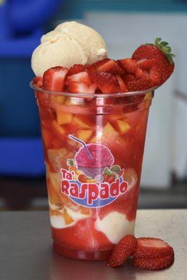 Raspado de fresa con nieve