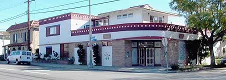 Main entrance to Gaden Shartse Thubten Dhargye Ling