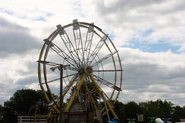 Ferris Wheel is Getting Ready for the 2014 Fair!