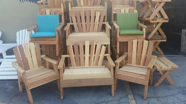 GREAT DEAL!!! 4 PC SET (2 single chairs, 1 love seat, 1 end table)