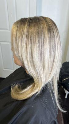 Full blonde highlight/balayage