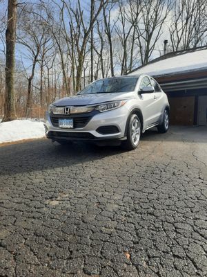 Honda HRV came in for a pre-sale detail.