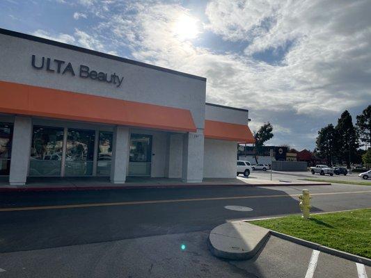 Good retail mix: Ulta, Kohl's, Buffalo Wild Wings, DSW, Best Buy..