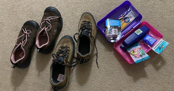 Keen hiking shoes ($14.99). Clark's Hiking Shies ($6.99). Various office supplies. (May. 2023).