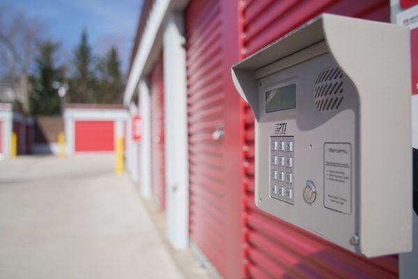 Secure electronic gate entry with personalized keypads ensures your belongings are safe at SPS Herndon.