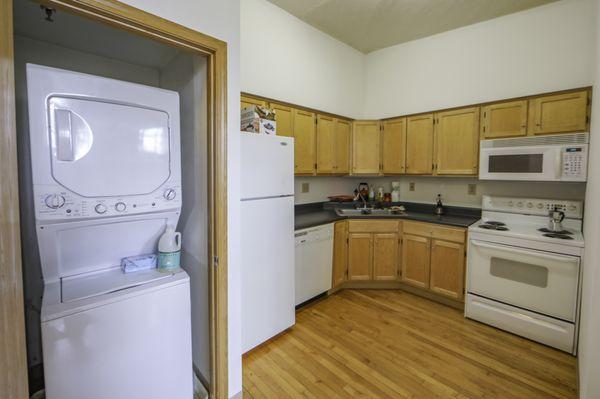 Kitchen & In-Unit Laundry