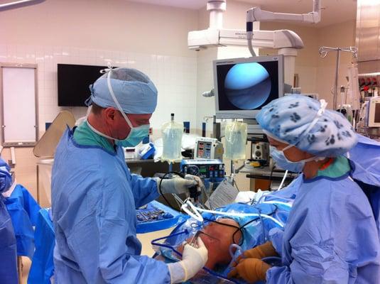 Dr. Seeds performs an arthroscopic ACL reconstruction