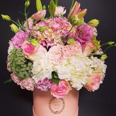 Flower arrangements for you wife, daughter, niece, mom