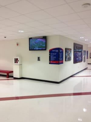 Yes, flat screen tv in the halls