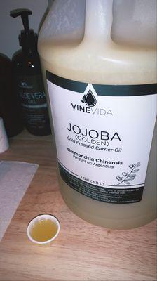 jojoba oil is an amazing anti inflammatory that is great for the skin! it's used both before & after your wax session