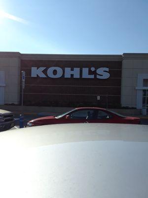 E.B. Kohl's midday empty store & still a long wait to checkout