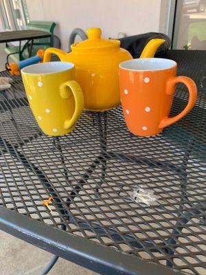 Cute teapot and mugs!