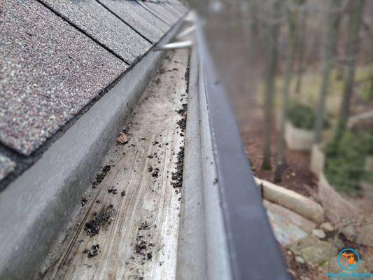 Gutter Cleaning in Wixom, MI - Lake State Cleaning