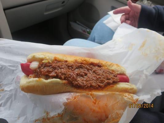 Their very nice Southern Chili Dog - note the very red weiner & thick chili!