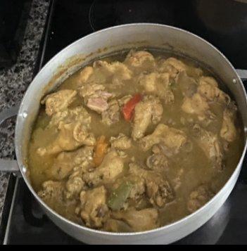 Curry chicken