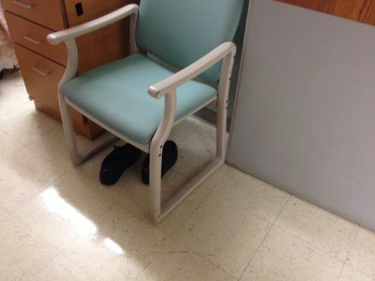 Slippery patient chair that moves when you sit down