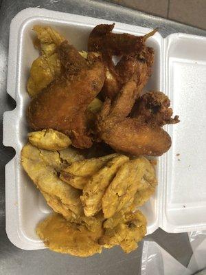 Chicken wings with green banana