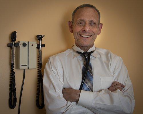 Dr. David Horowitz specializes in Concierge Medicine and offers telemedicine services.