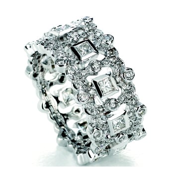 Elegant diamond anniersary band