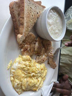 Grilled chicken with eggs and grits