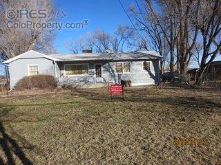 Unique .99 acres with agriculture zoning.  Built in the 60s' needs some updating.  Located close to shopping, excellent acces...