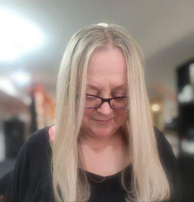 Beautiful blondr highlights to blend gray hair