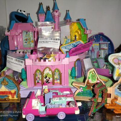 Vintage Polly Pocket Playsets
Locked Case 7 
Saint Louis Antique Mall