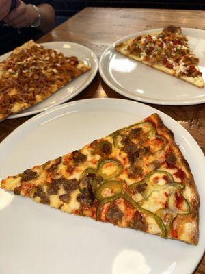 sausage & pepper pizza slice