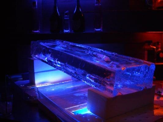 standard Ice luge