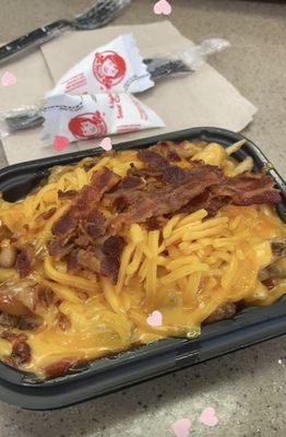 Chilli cheese fries with bacon