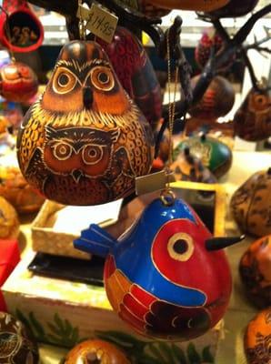 Adorable gourd birds.